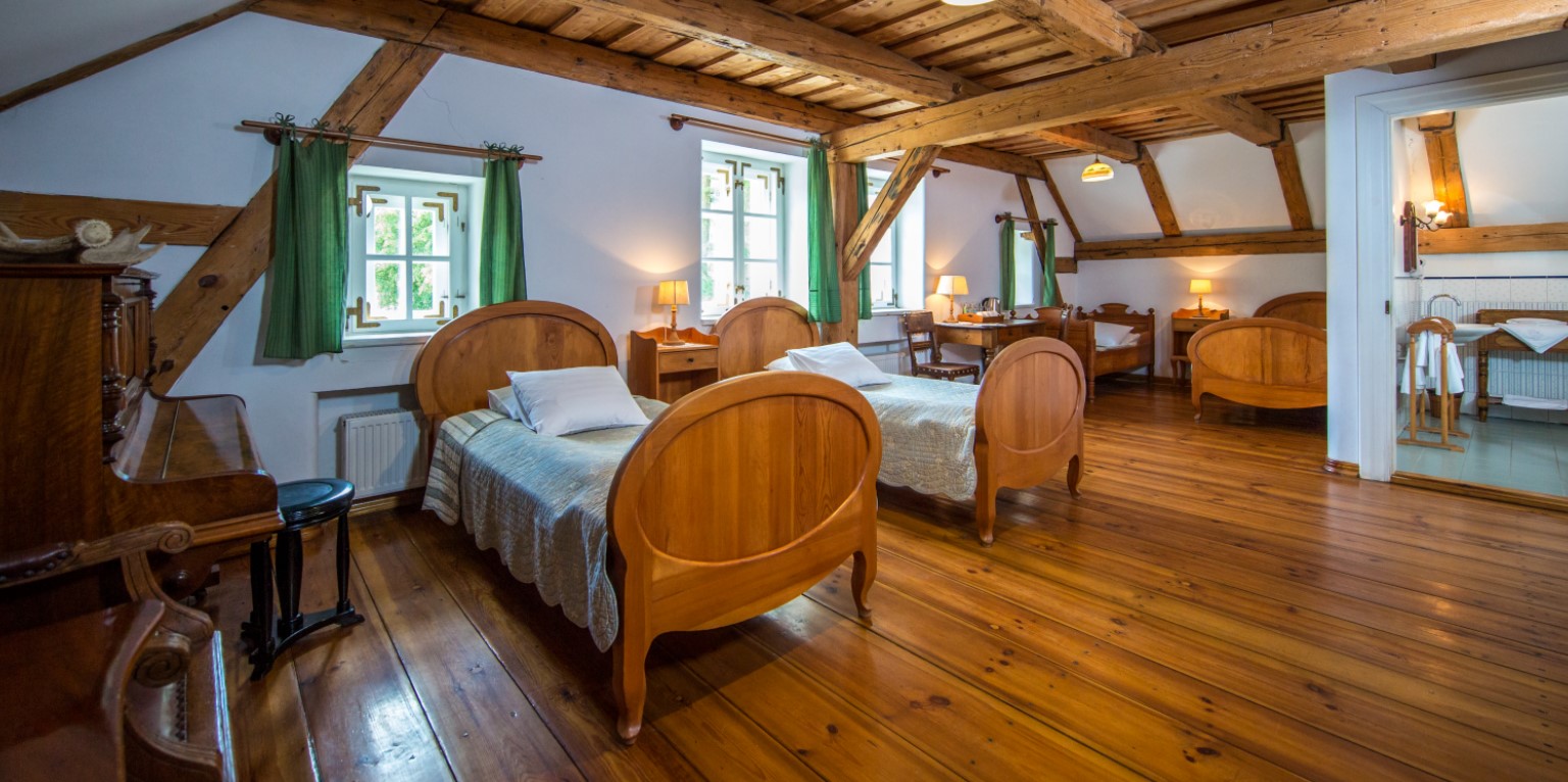 palais manoir hôtel restaurant hébergement appartements chambres en Pologne Mazurie